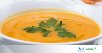 Mrkvovo-batátová polévka s pomerančem